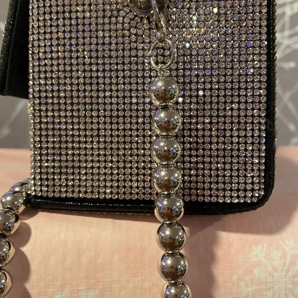 BNWT Bling Rhinestone Trendy Bow Elegant Evening Bag